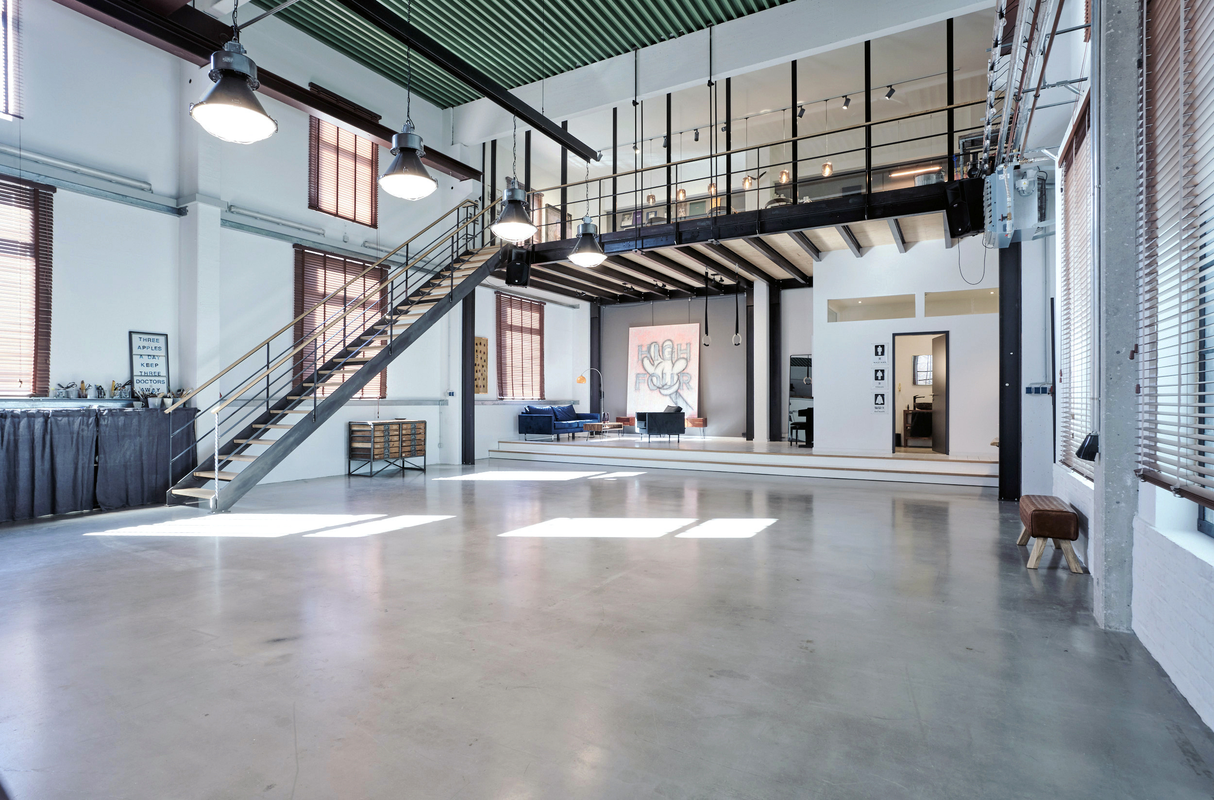 Halle 1 der Westerham Factory als Fotostudio, Location- Loft mit Galerie